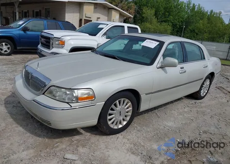 2004 Lincoln Town Car Ultimate из США, поврежденный, VIN 1LNHM83W64Y683461